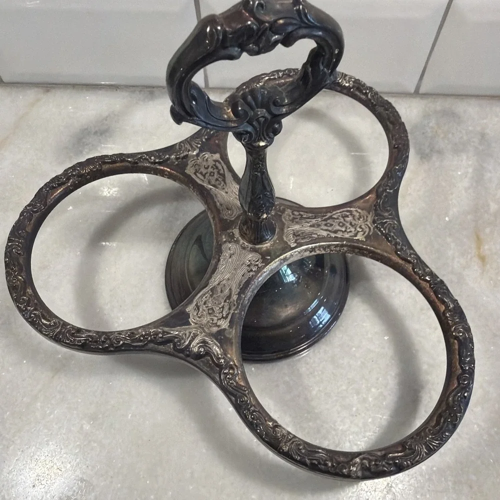 Sheridan Silver Dip Carousel